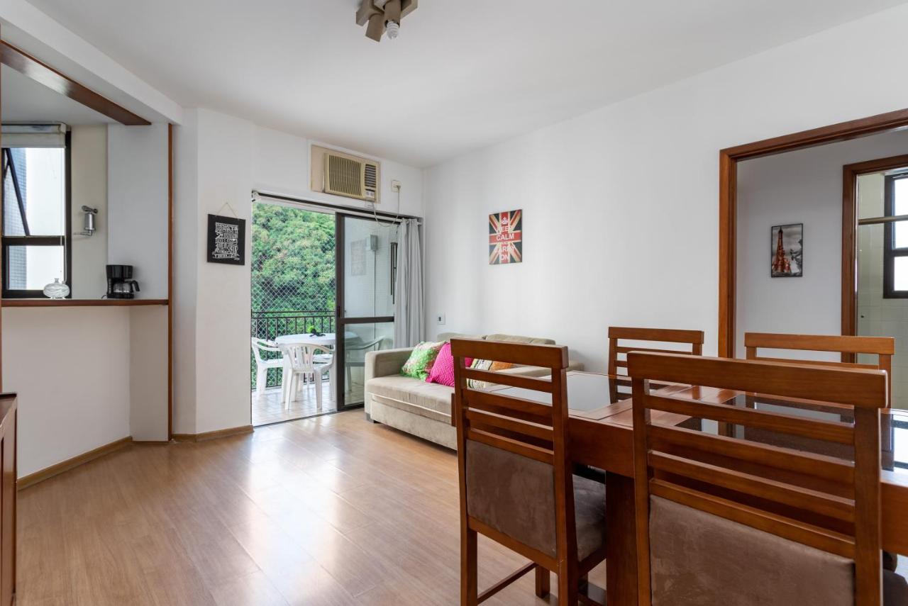 Apartamento com Varanda