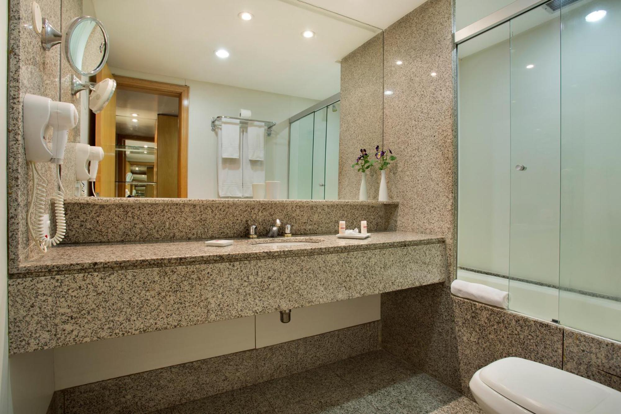 Triple Room Bath