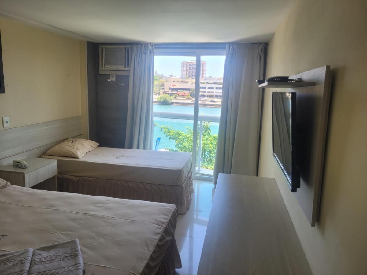Quarto Triplo com Vista do Lago