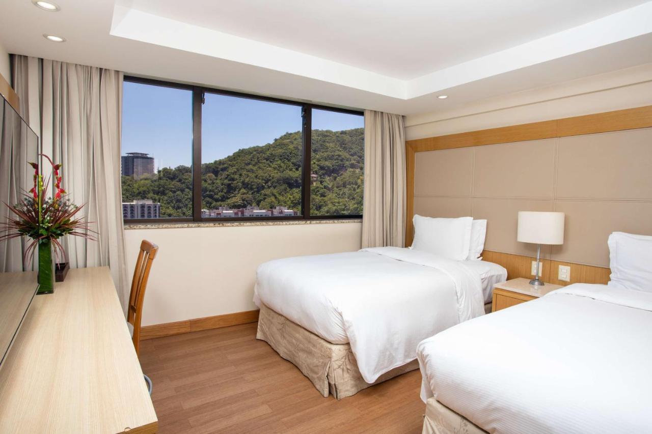 Executive Room with Two Twin Beds and Ocean View