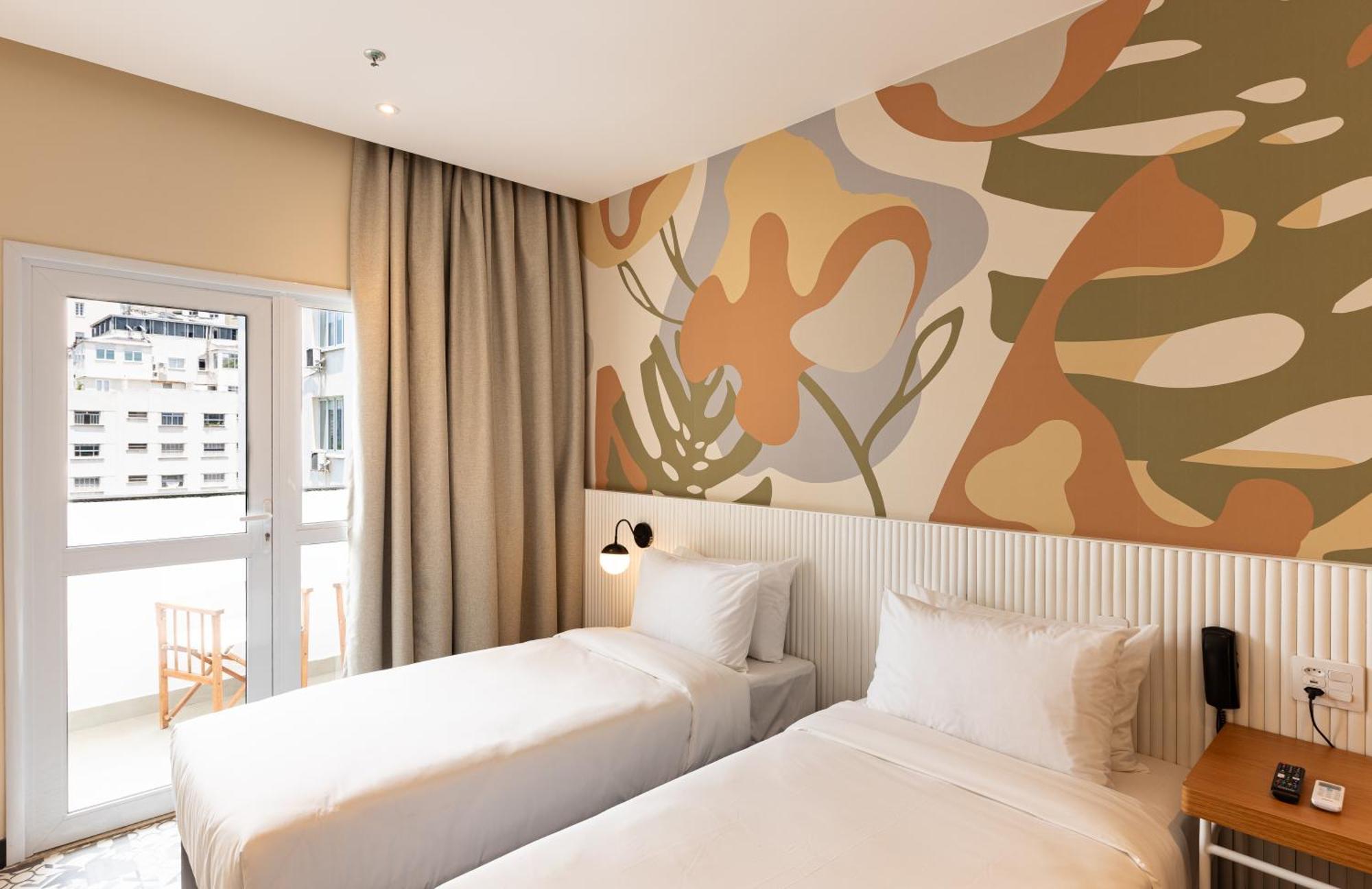 Quarto com 2 Camas de Solteiro e Varanda