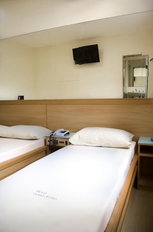 Quarto Triplo Standard