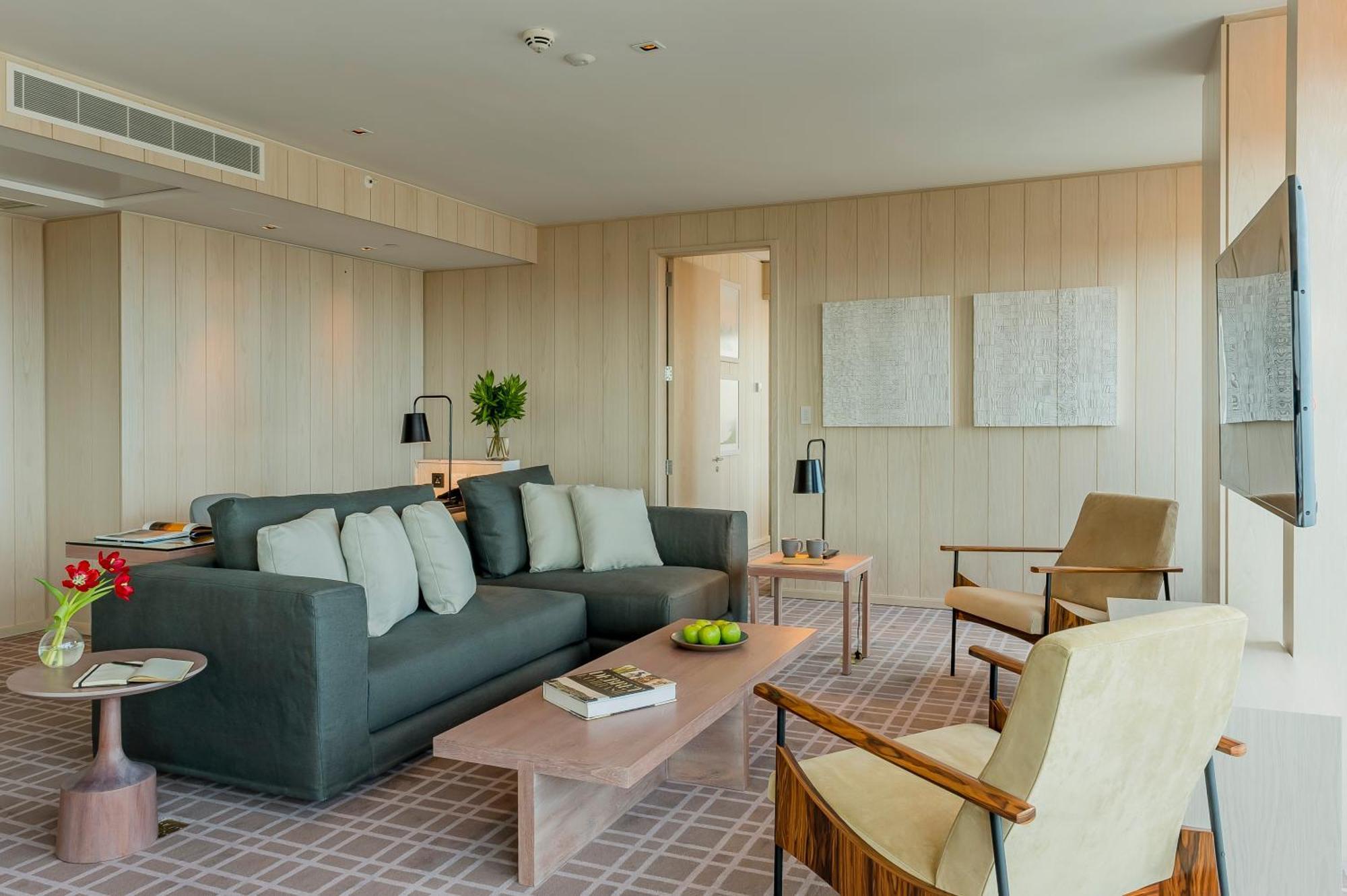 Diplomat Suite