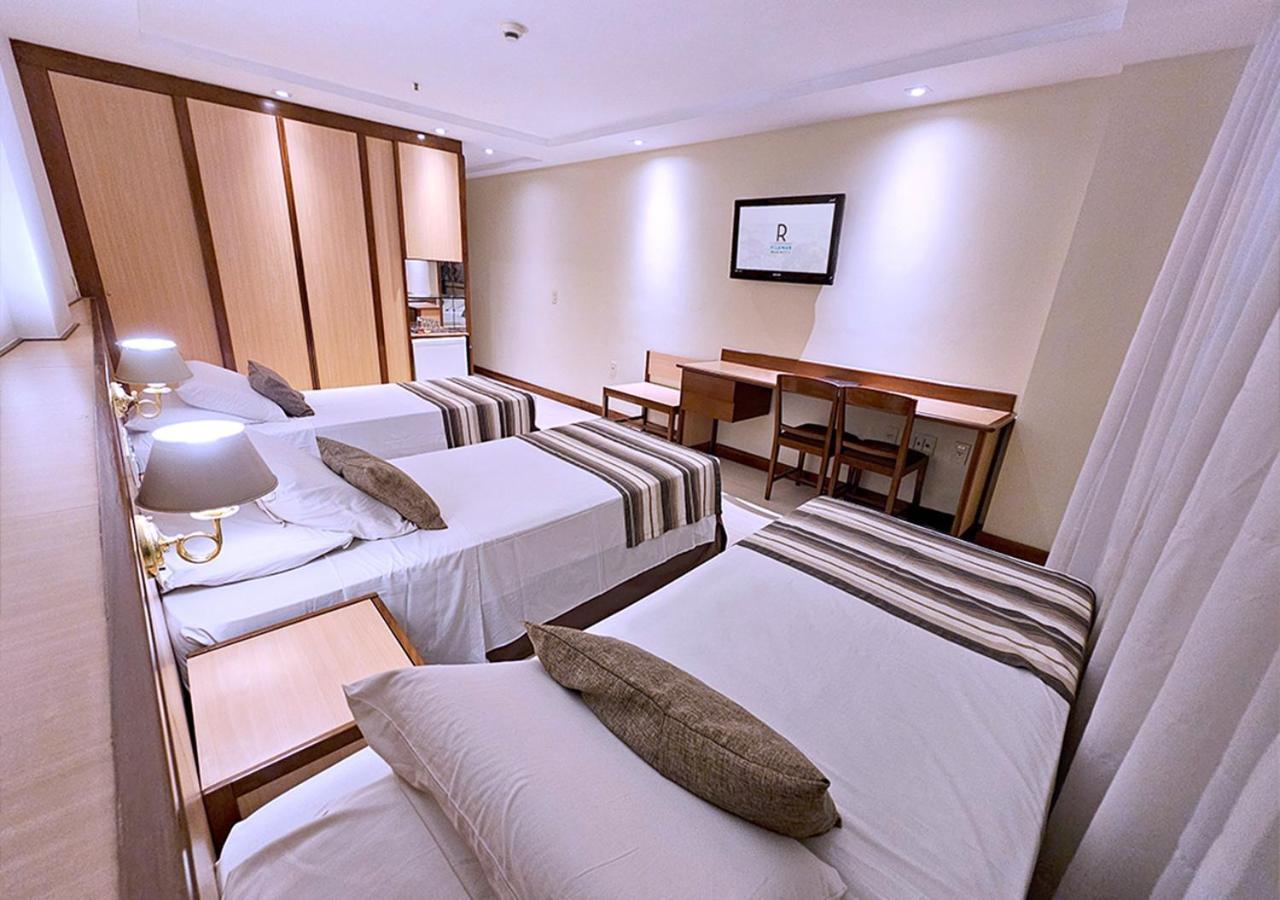Luxury Triple Room 3 Single Beds