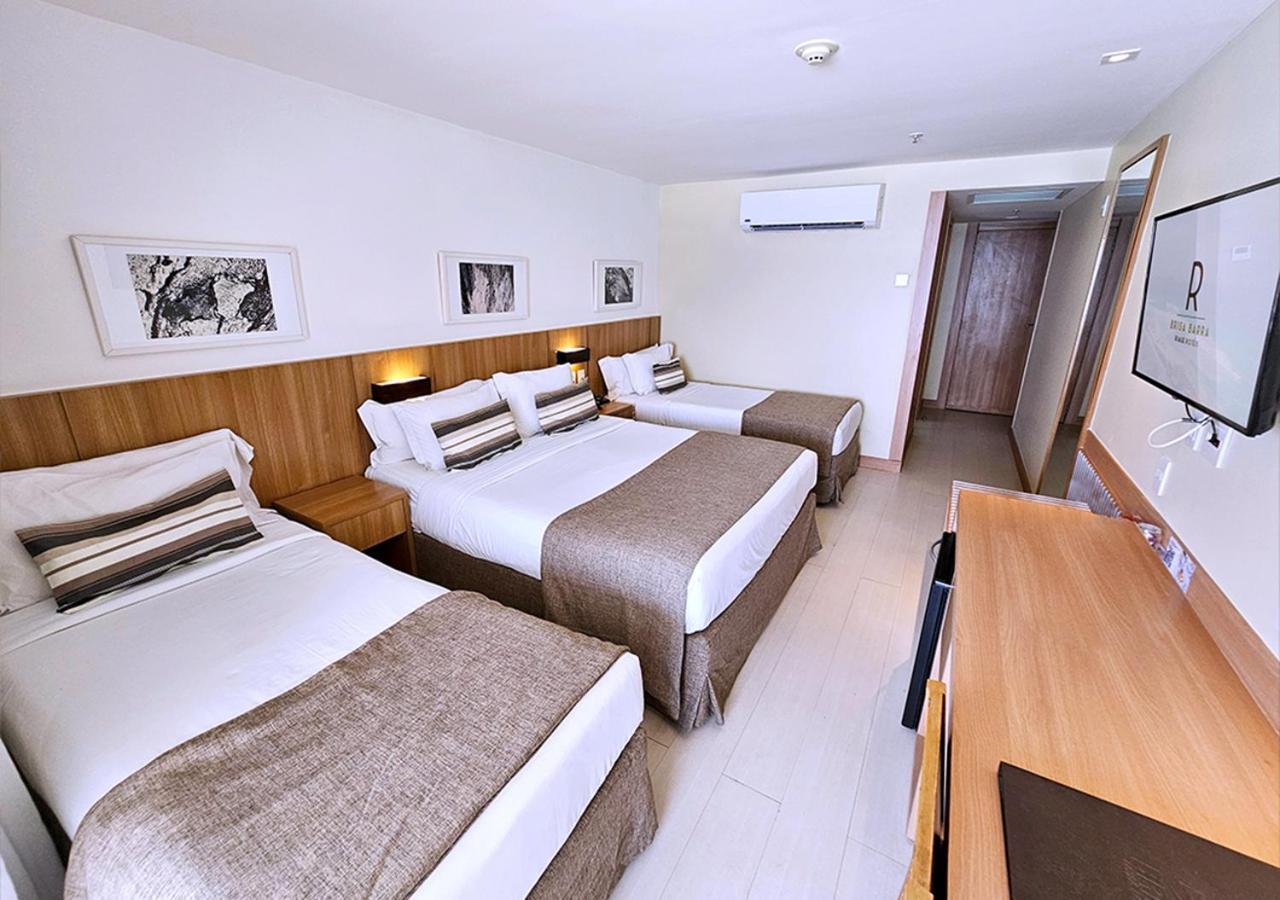 Quarto Quádruplo Frente Mar Super Deluxe com Banheira de Hidromassagem e Varanda