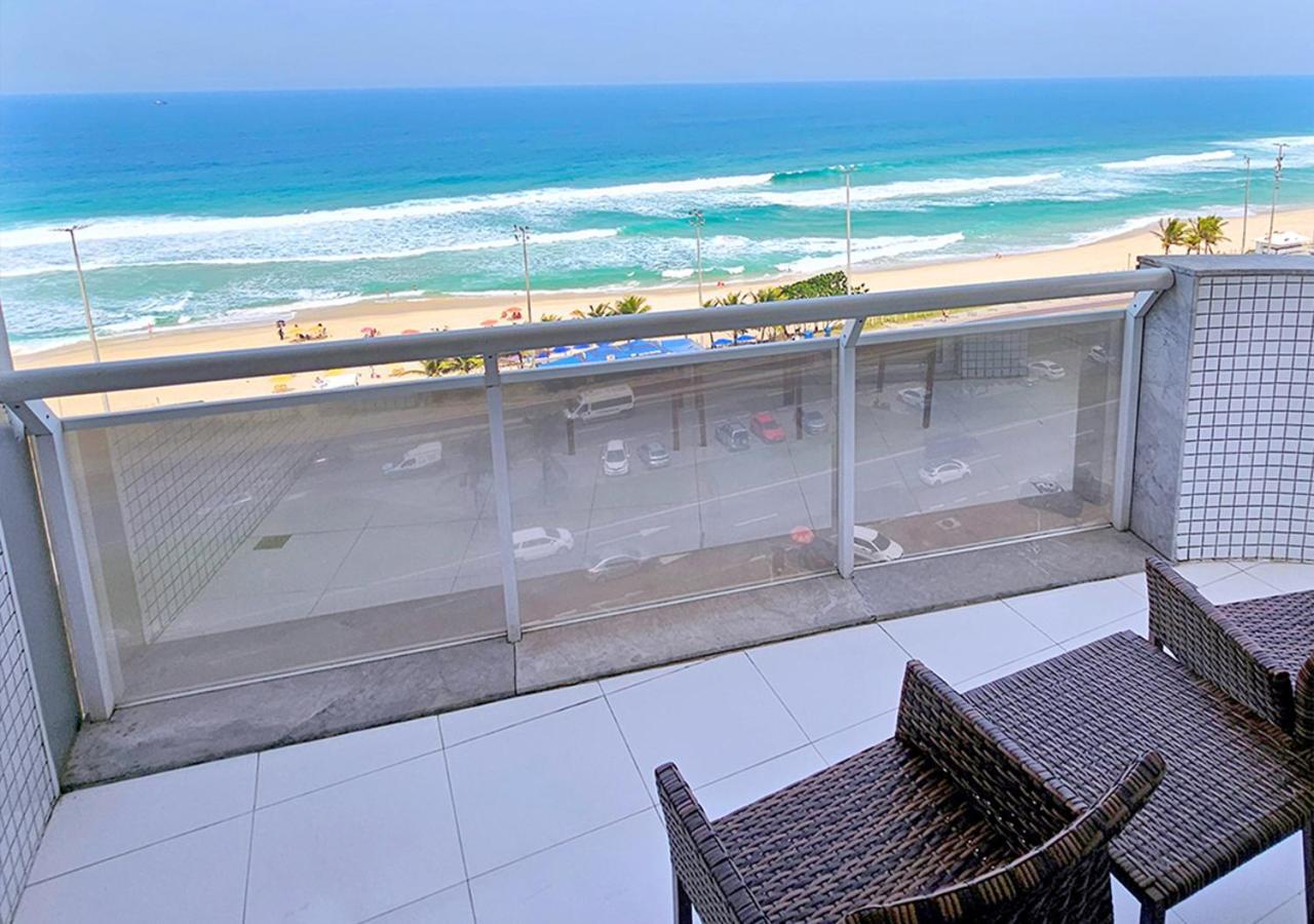 Quarto Quádruplo Frente Mar Super Deluxe com Banheira de Hidromassagem e Varanda