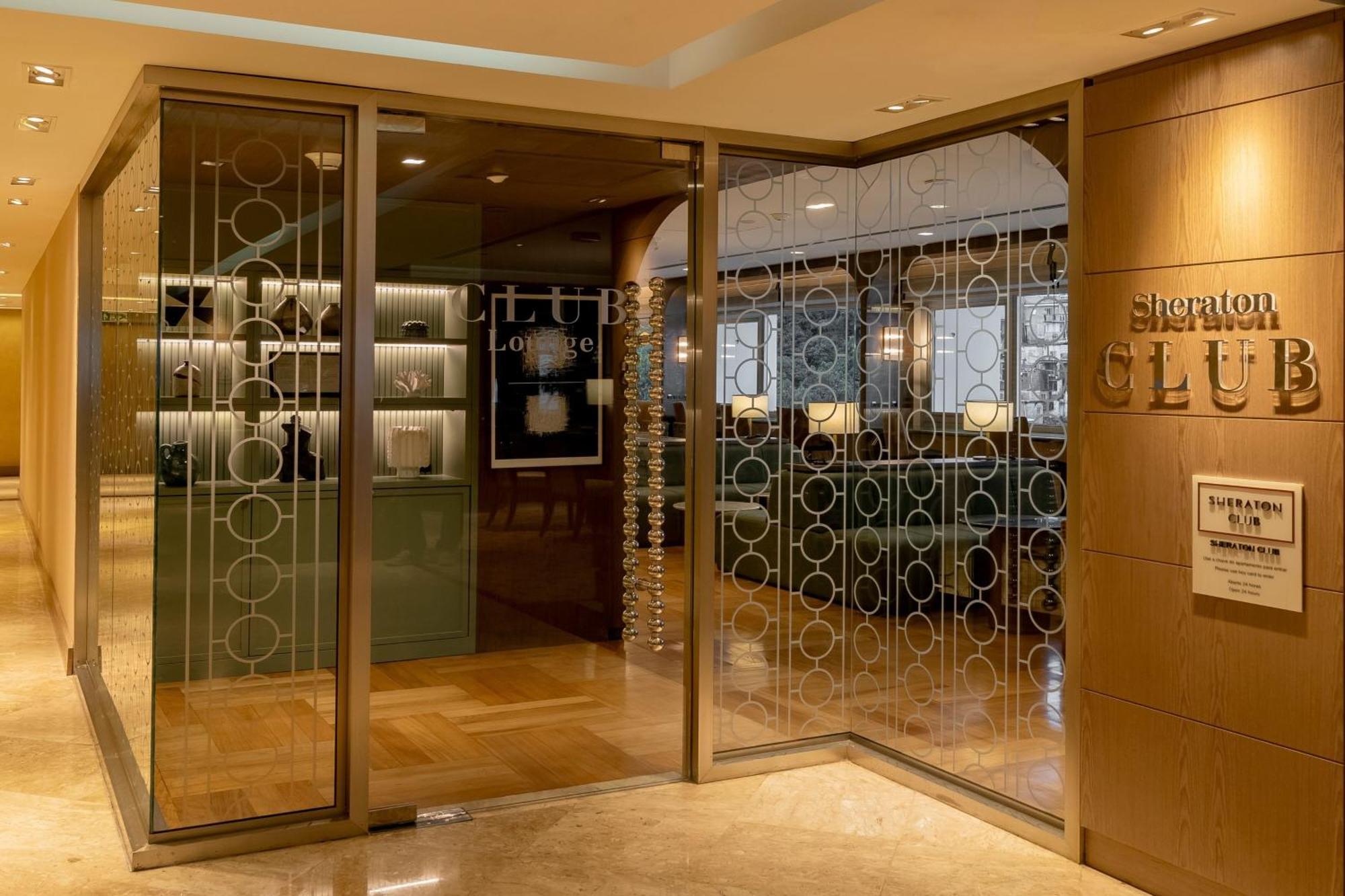 Club lounge access Presidential Suite 1 King Oceanfront