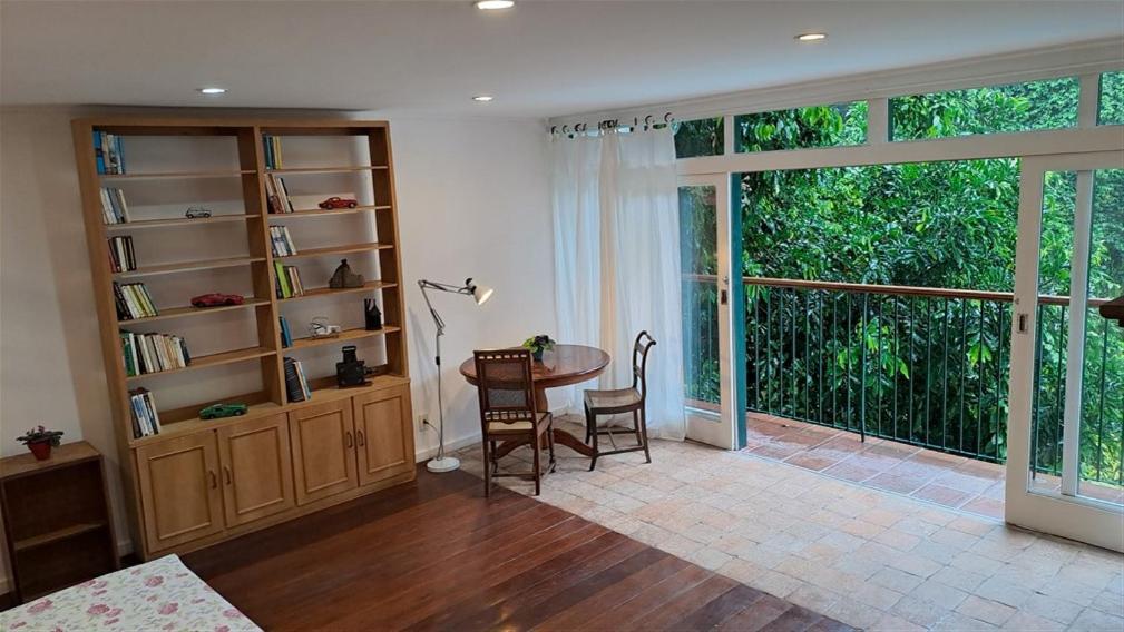Studio Balcony