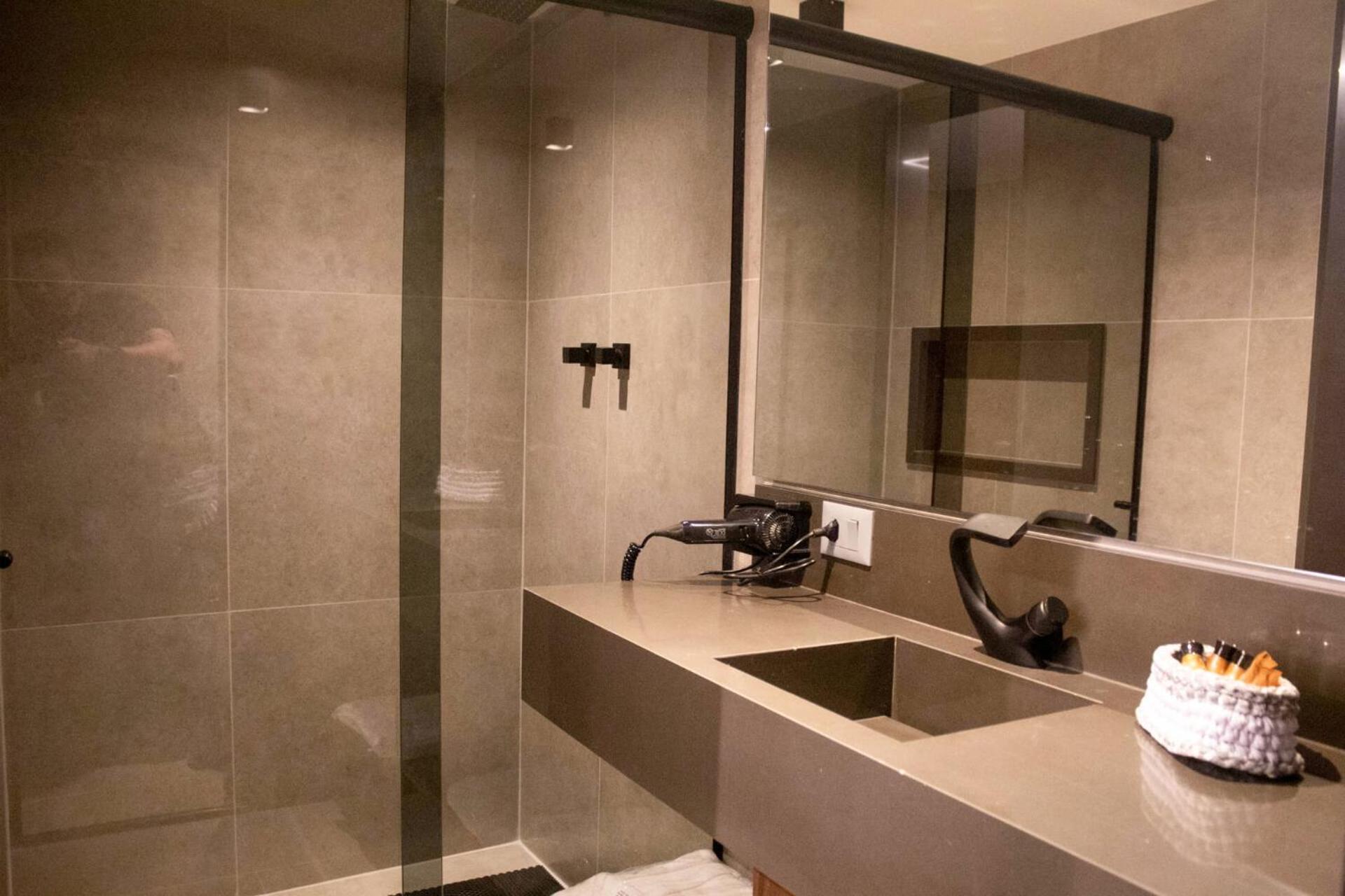 Deluxe Suite with Spa Bath,1742703151:JPEG