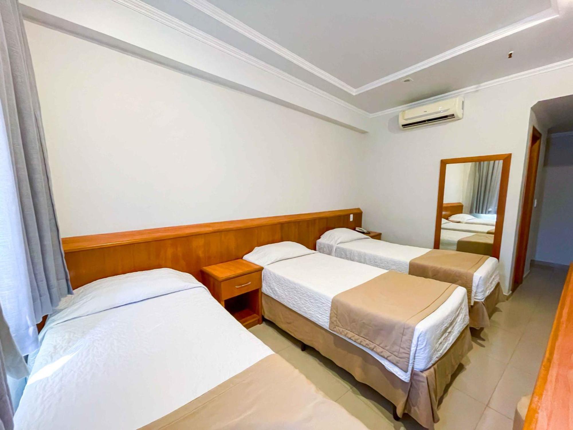 Quarto Triplo Básico