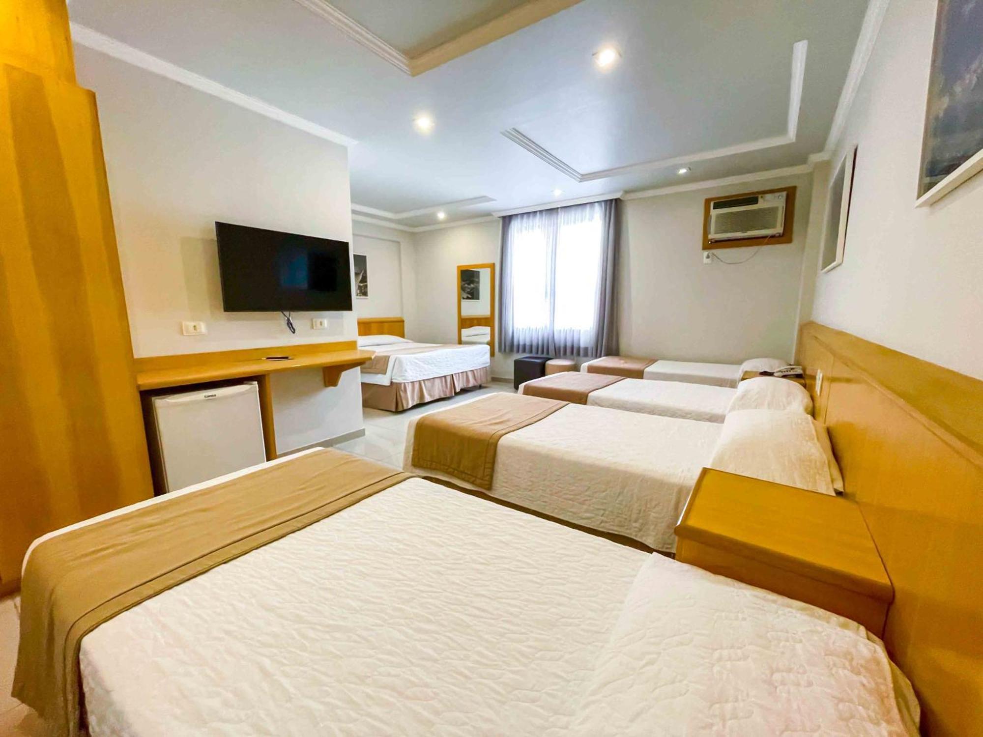 Quarto Família (6 Adultos)