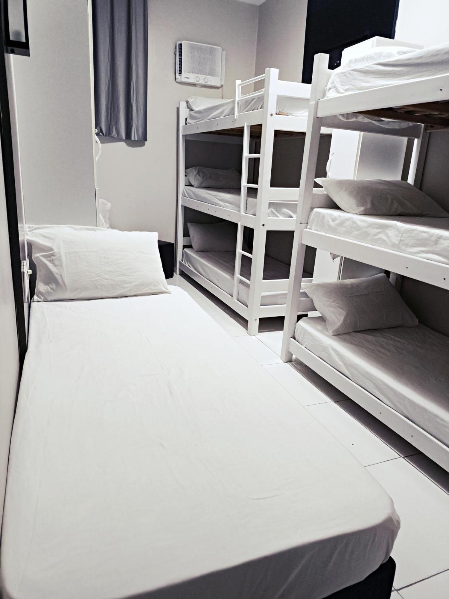Cama em Beliche em Dormitório Feminino