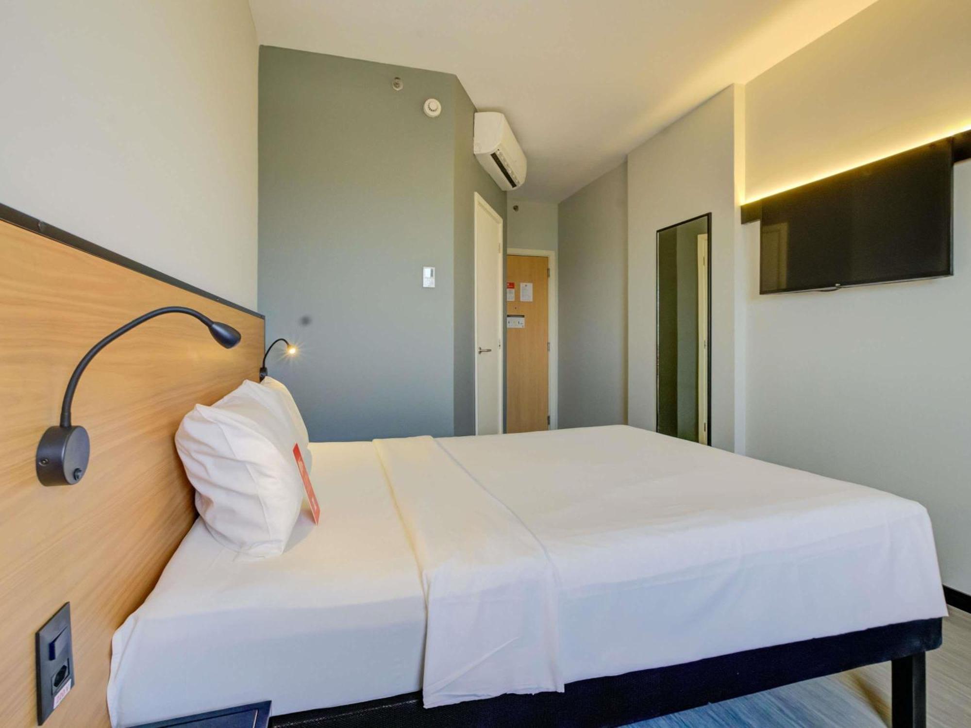 Standard Room with One Double Bed and One Single Bed,1742941189:JPEG