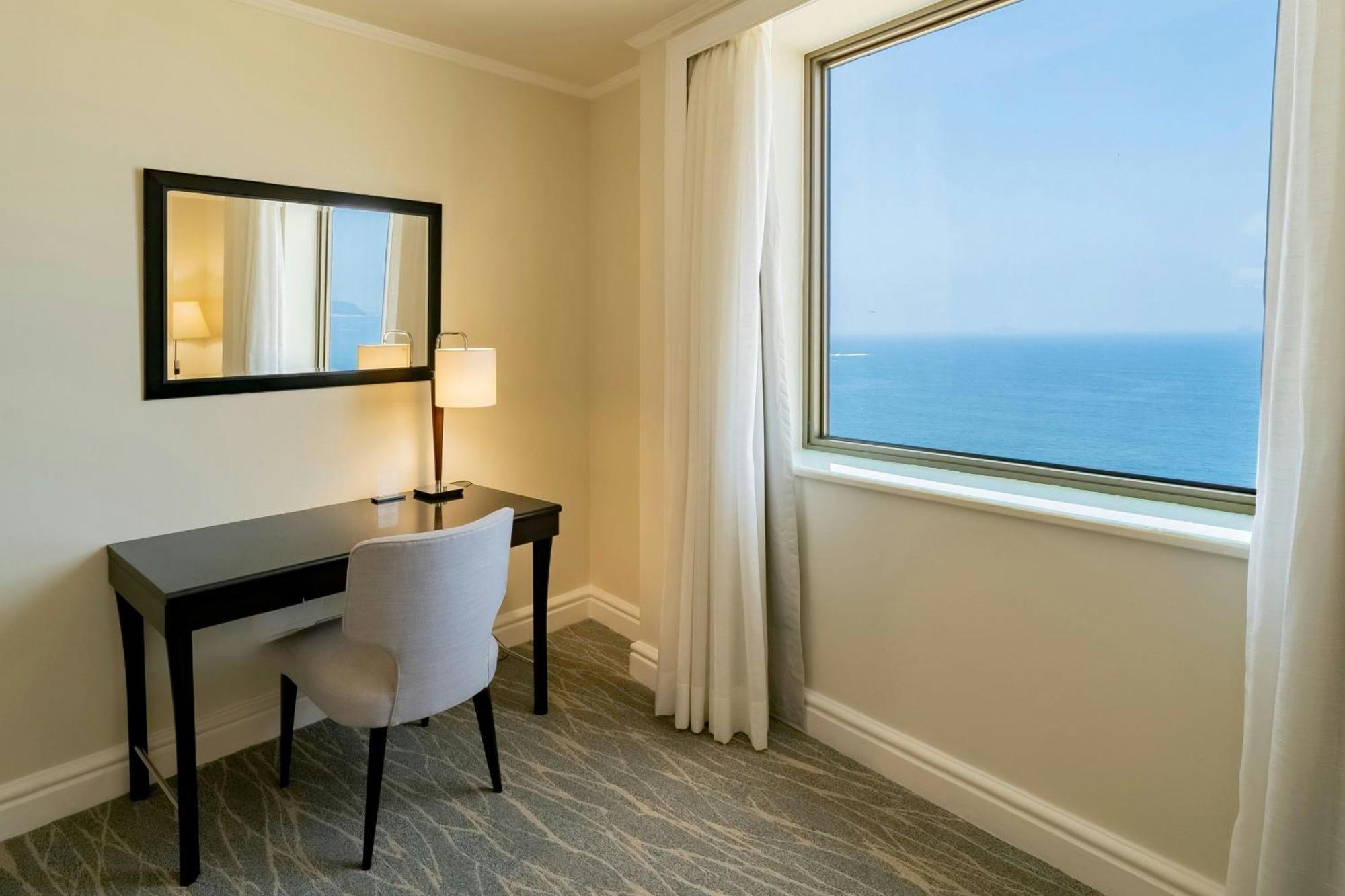 Quarto com Cama King-size, Vista do Mar e Acesso ao Lounge Executivo