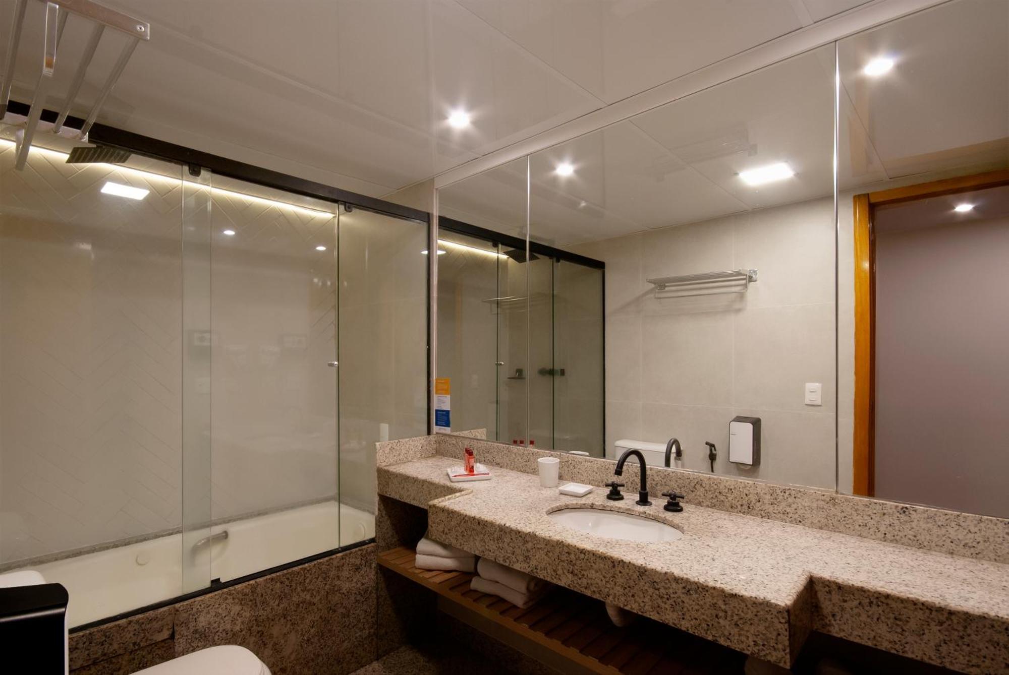 Deluxe Double or Twin Room Spa Bath,1758316196:JPEG