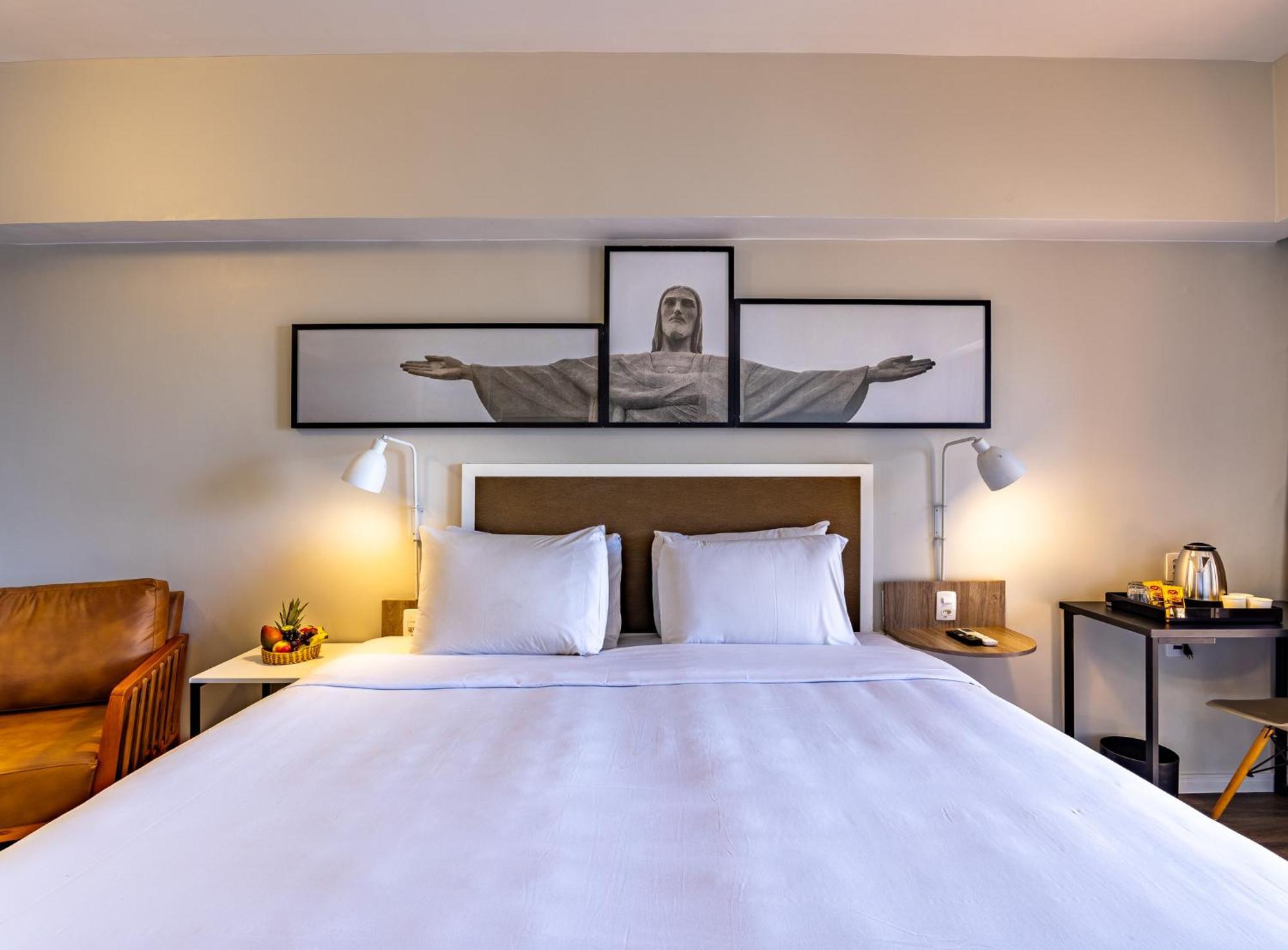 Quarto Duplo Deluxe com Vista Parcial do Mar