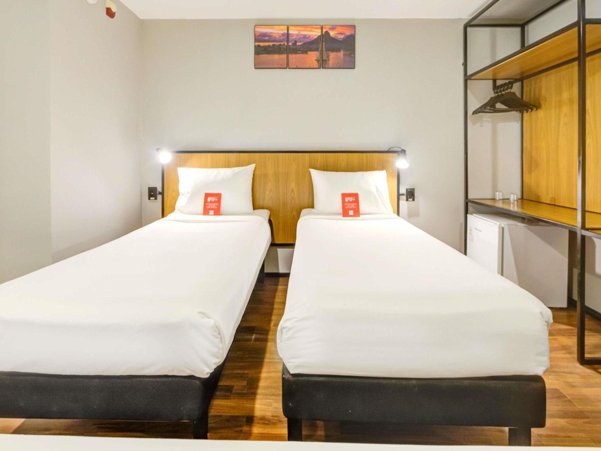 Standard Apartment Three Single Beds