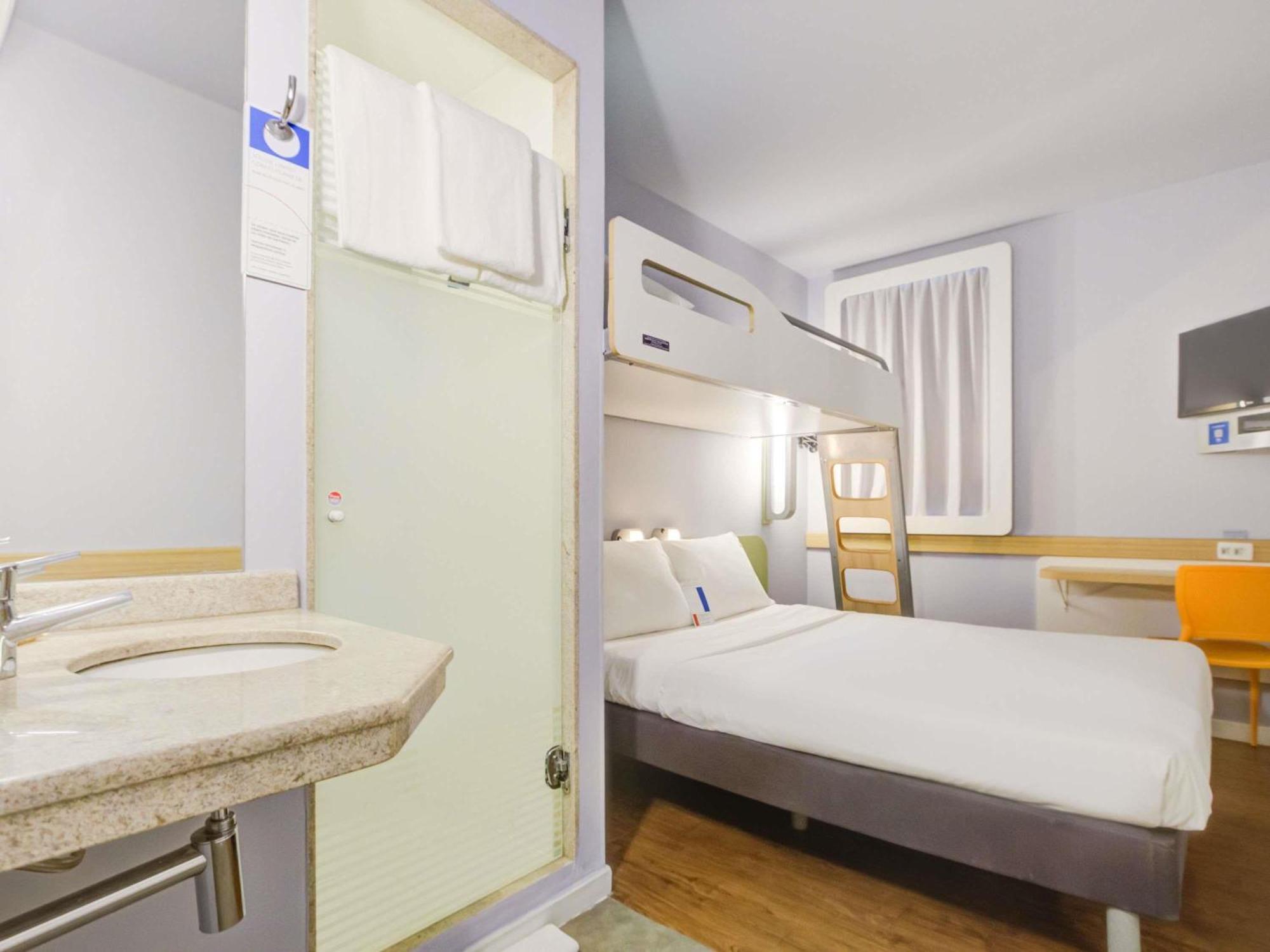 Triple Room Double Bed Bunk Bed
