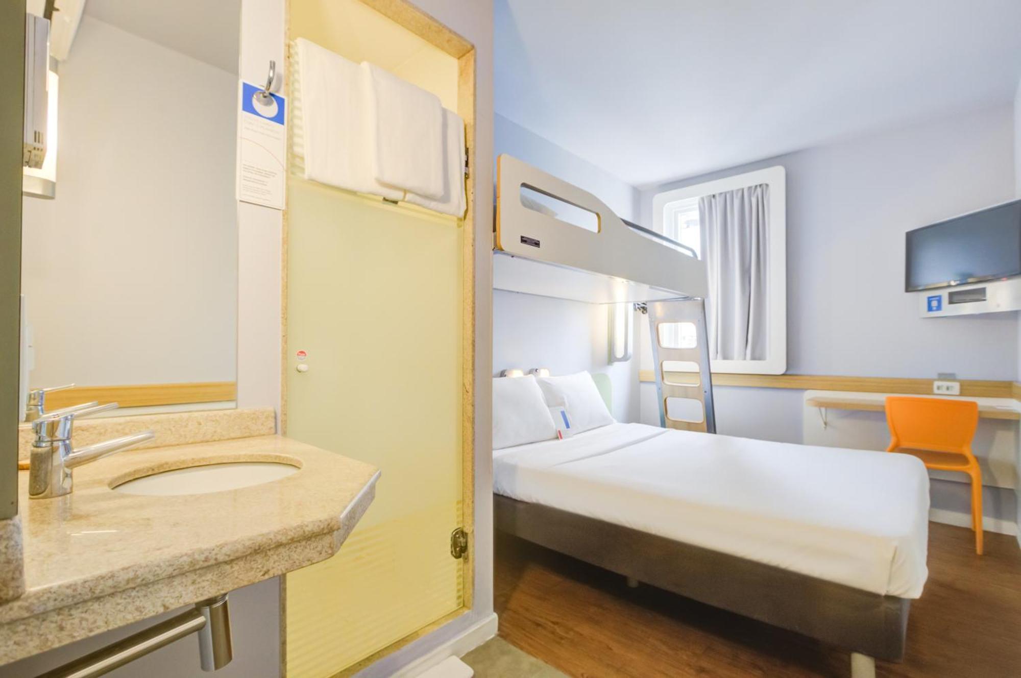 Triple Room Double Bed Bunk Bed