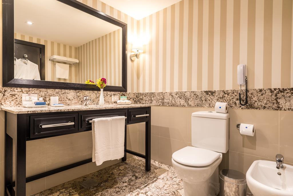 Quarto Luxo Plus com 2 Camas de Solteiro