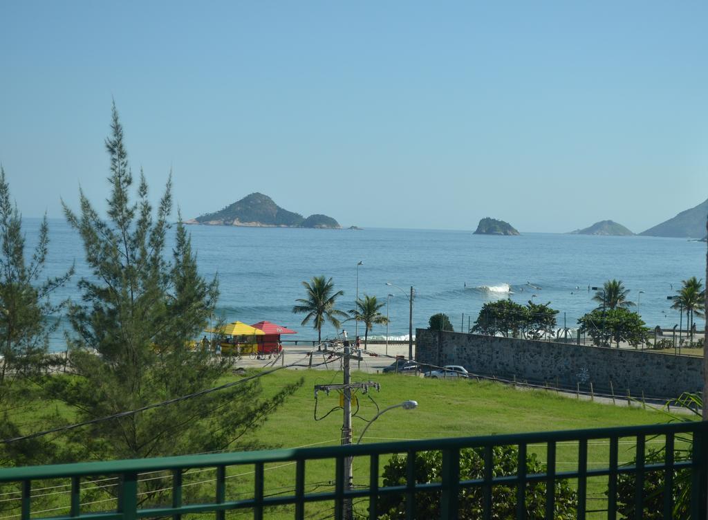 Apartamento Superior com 2 Camas de Solteiro e Vista Parcial do Mar
