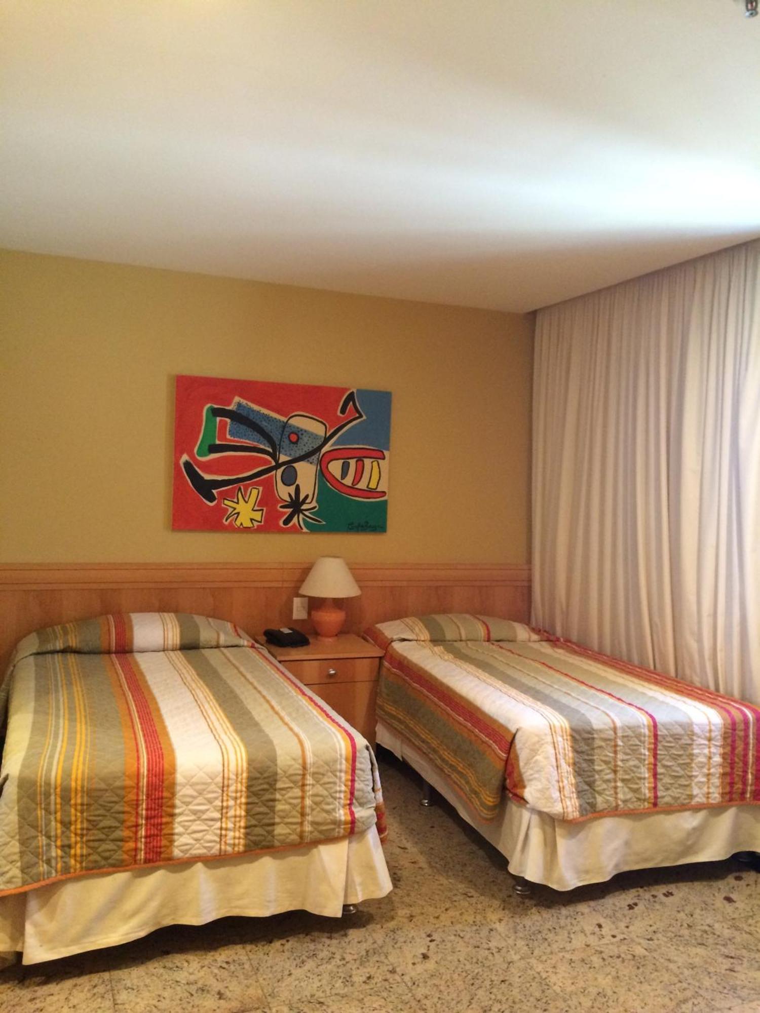 Quarto Luxo com 2 Camas de Solteiro